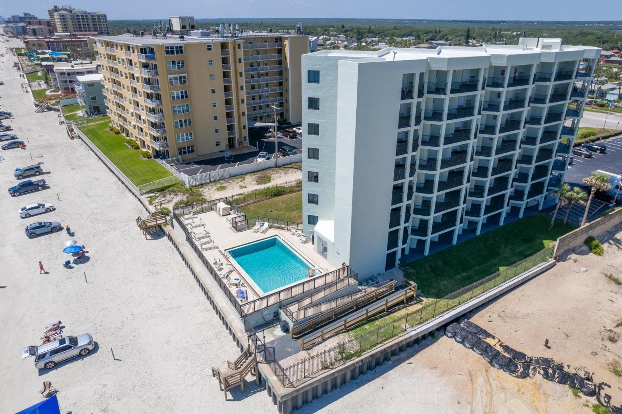 Ocean View With A Beachfront Pool At Ocean Trillium Condo ~ 403 New Smyrna Beach Exterior foto